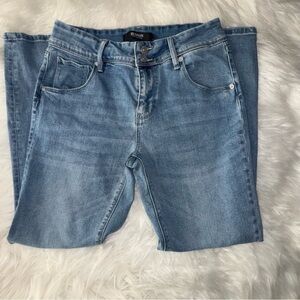 Hudson Women's Straight‎ Leg Jeans Size 6 Medium Wash Blue Denim Mid-Rise Staple